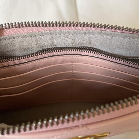 (SOLD)Gucci Marmont Pink Clutch - Picture 6 of 7